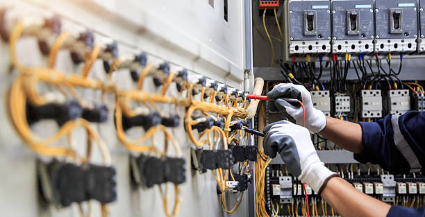 Professional Electrician technician working in Chester, IL